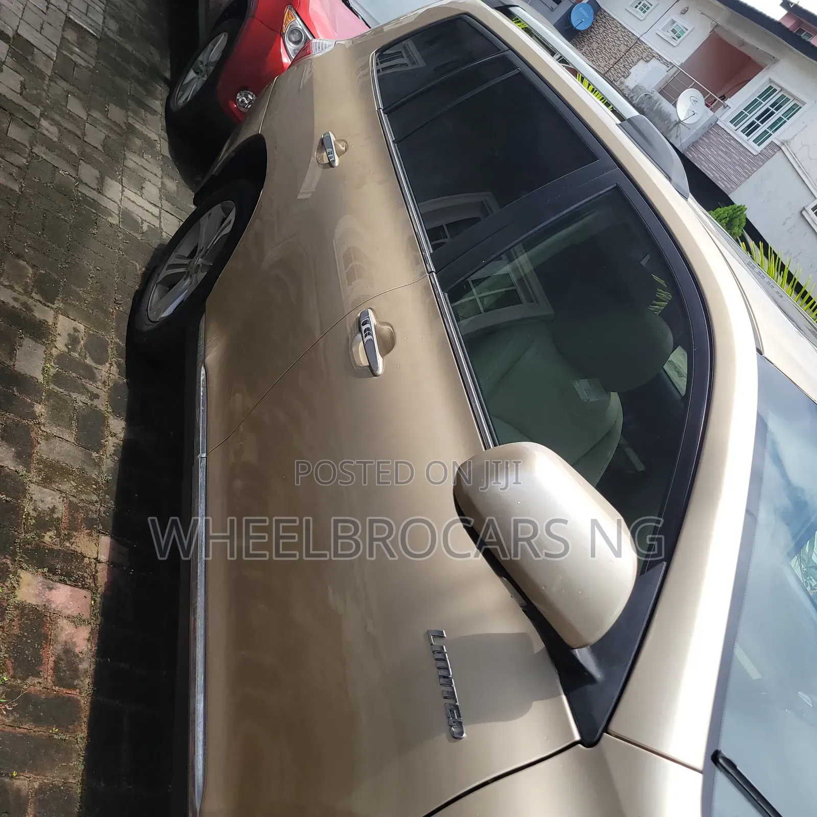 Toyota Highlander Limited 2011 Gold