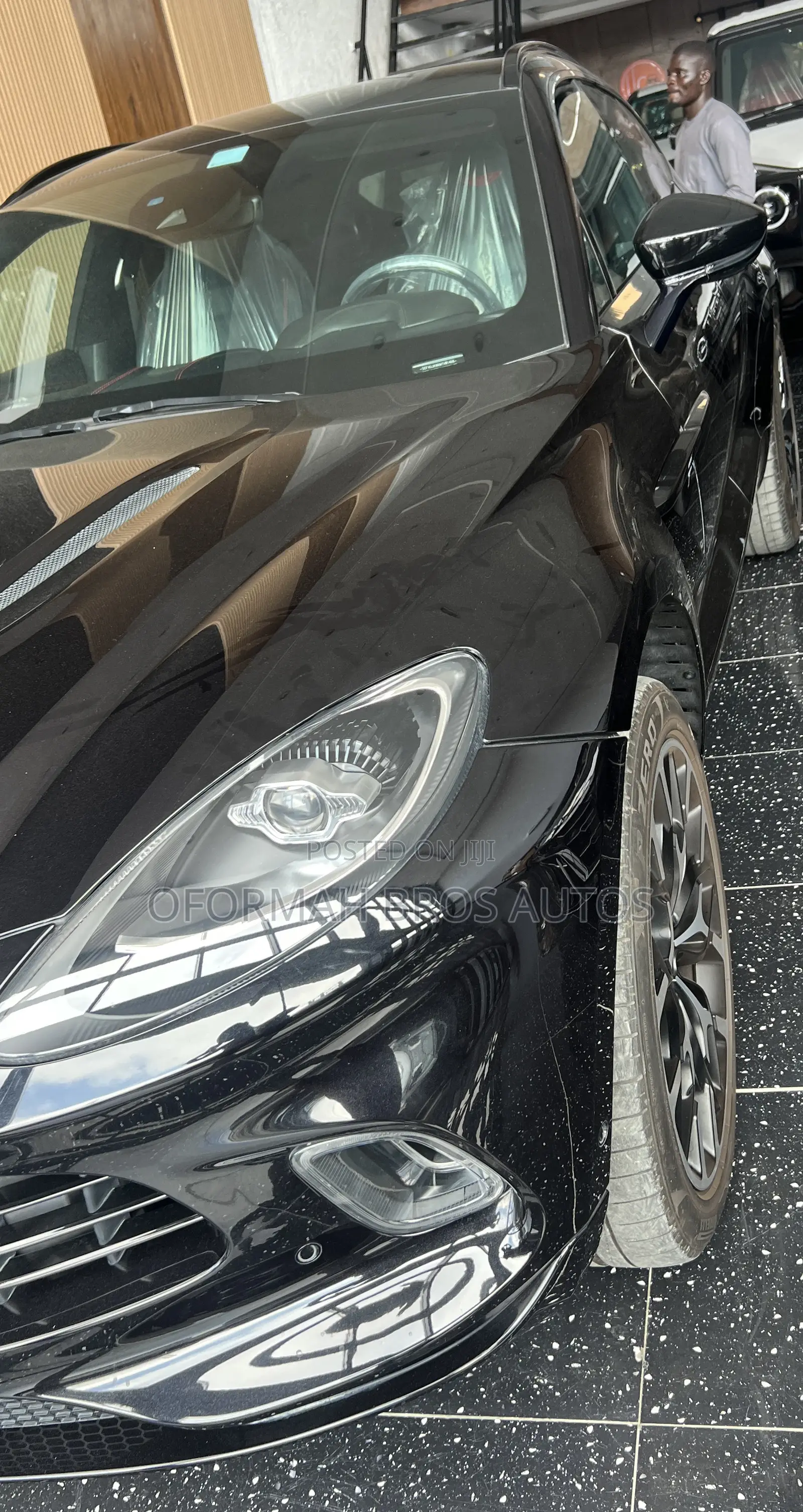 Aston Martin DBX 2023 Black