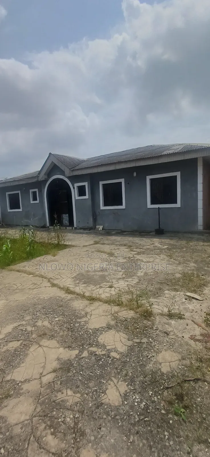 3bdrm Bungalow in Bako Estate, Weigh, Kosofe / Kosofe for sale