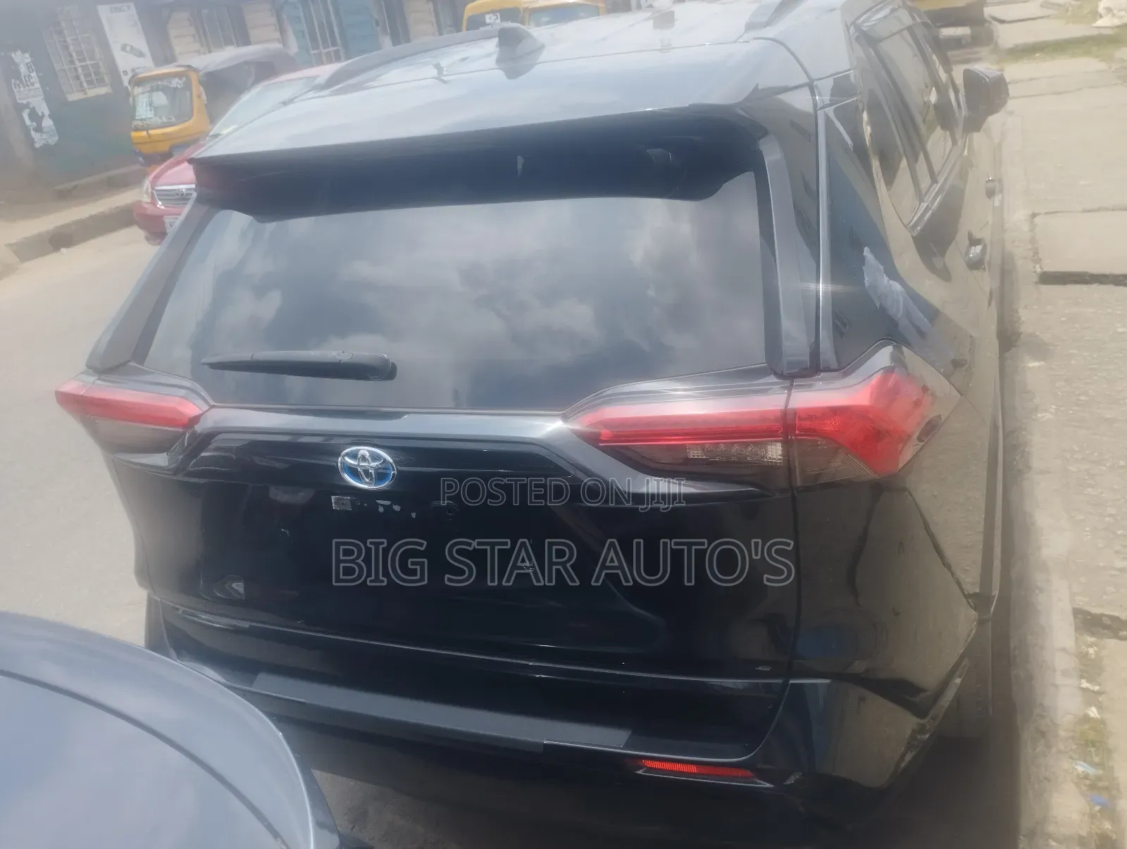 Toyota RAV4 XLE 2021 Black
