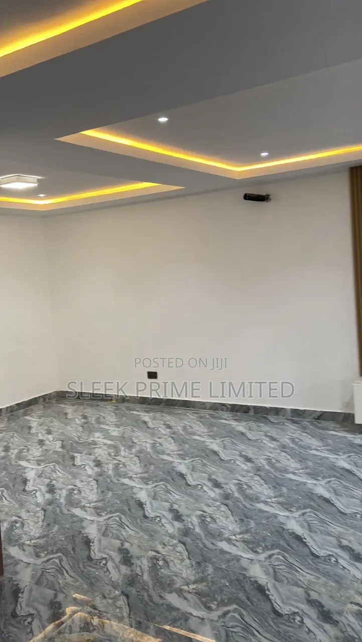 Furnished 4bdrm Duplex in FHA for sale