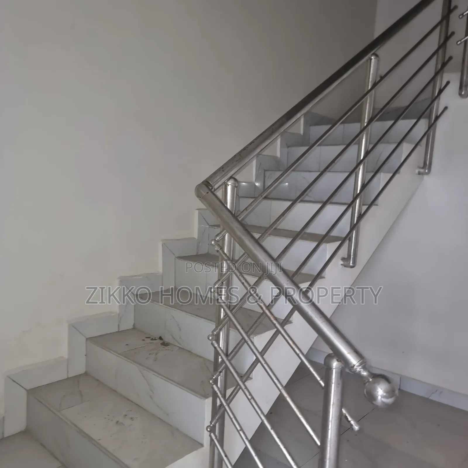 3bdrm Townhouse/Terrace in Boulevard Estate, Lekki for sale