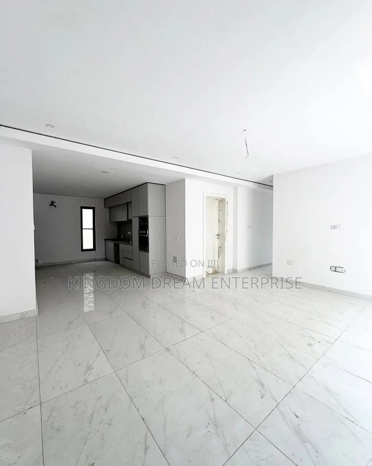 3bdrm Block of Flats in Lekki Phase 1 for rent