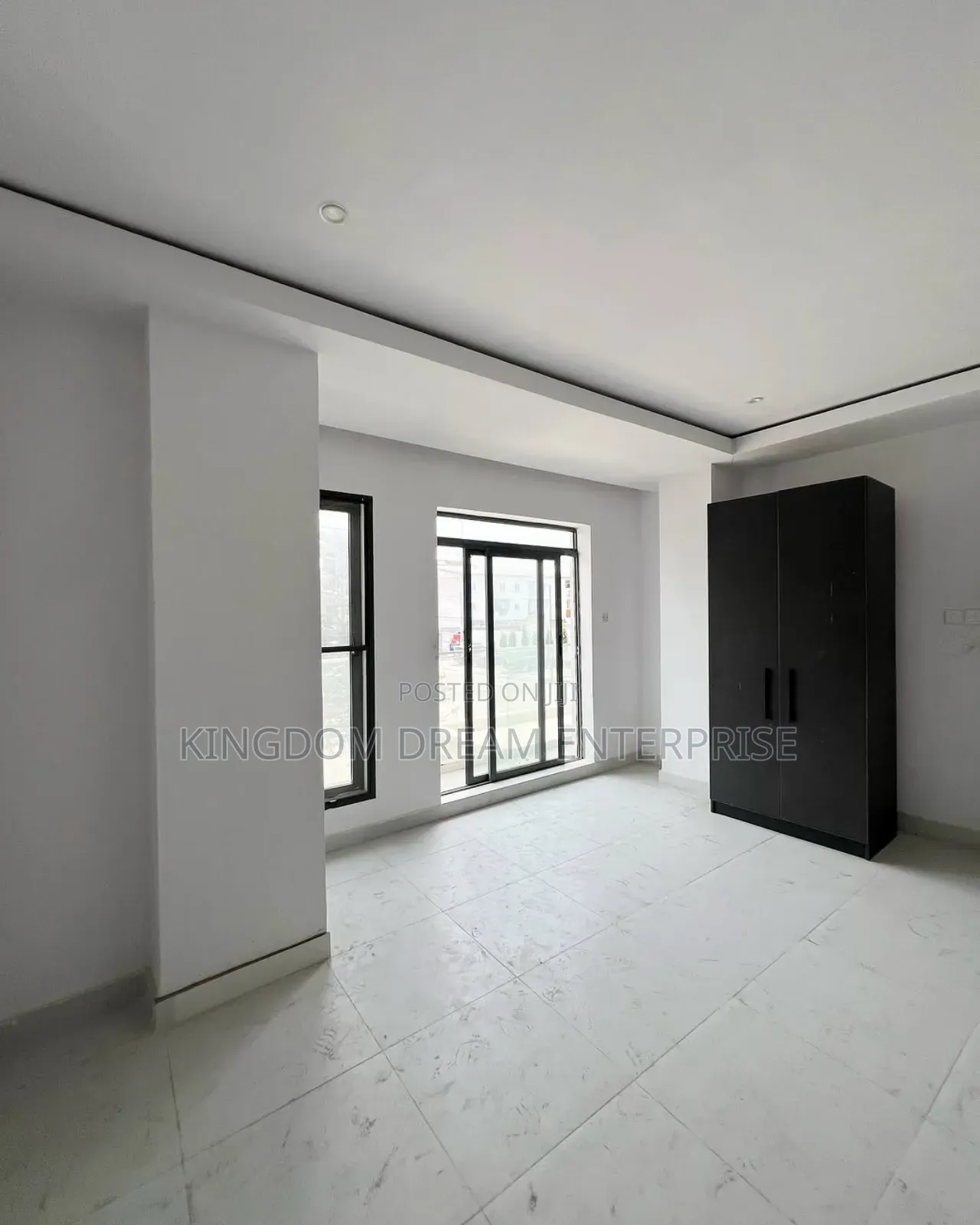3bdrm Block of Flats in Lekki Phase 1 for rent