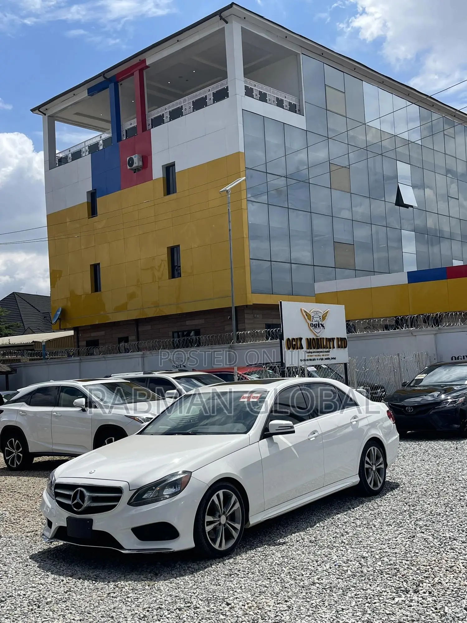 Mercedes-Benz E350 Base 4Matic Sedan AWD (3.5L 6cyl 7A) 2014 White
