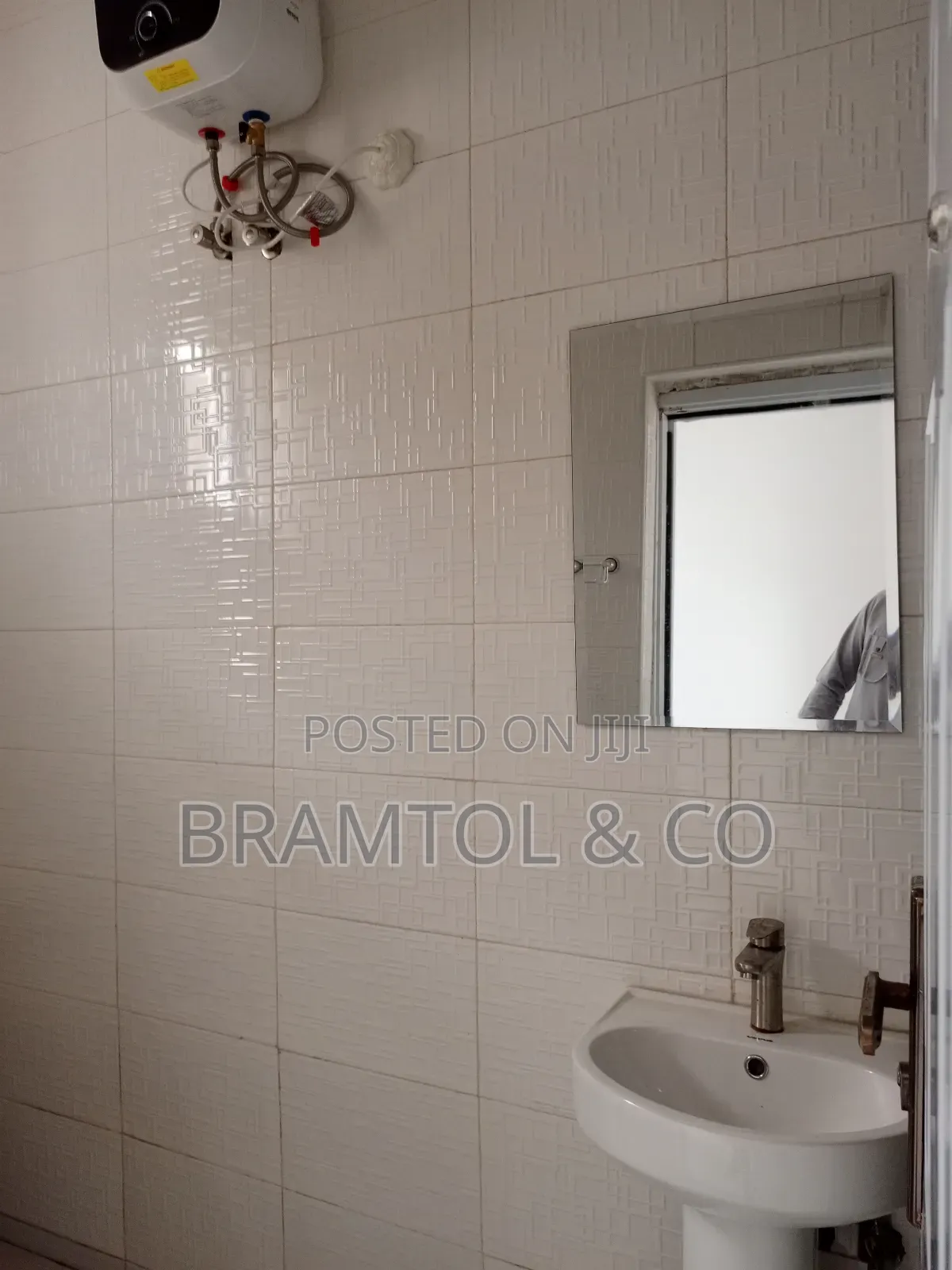 2bdrm Penthouse in White House, Wuse 2 for rent