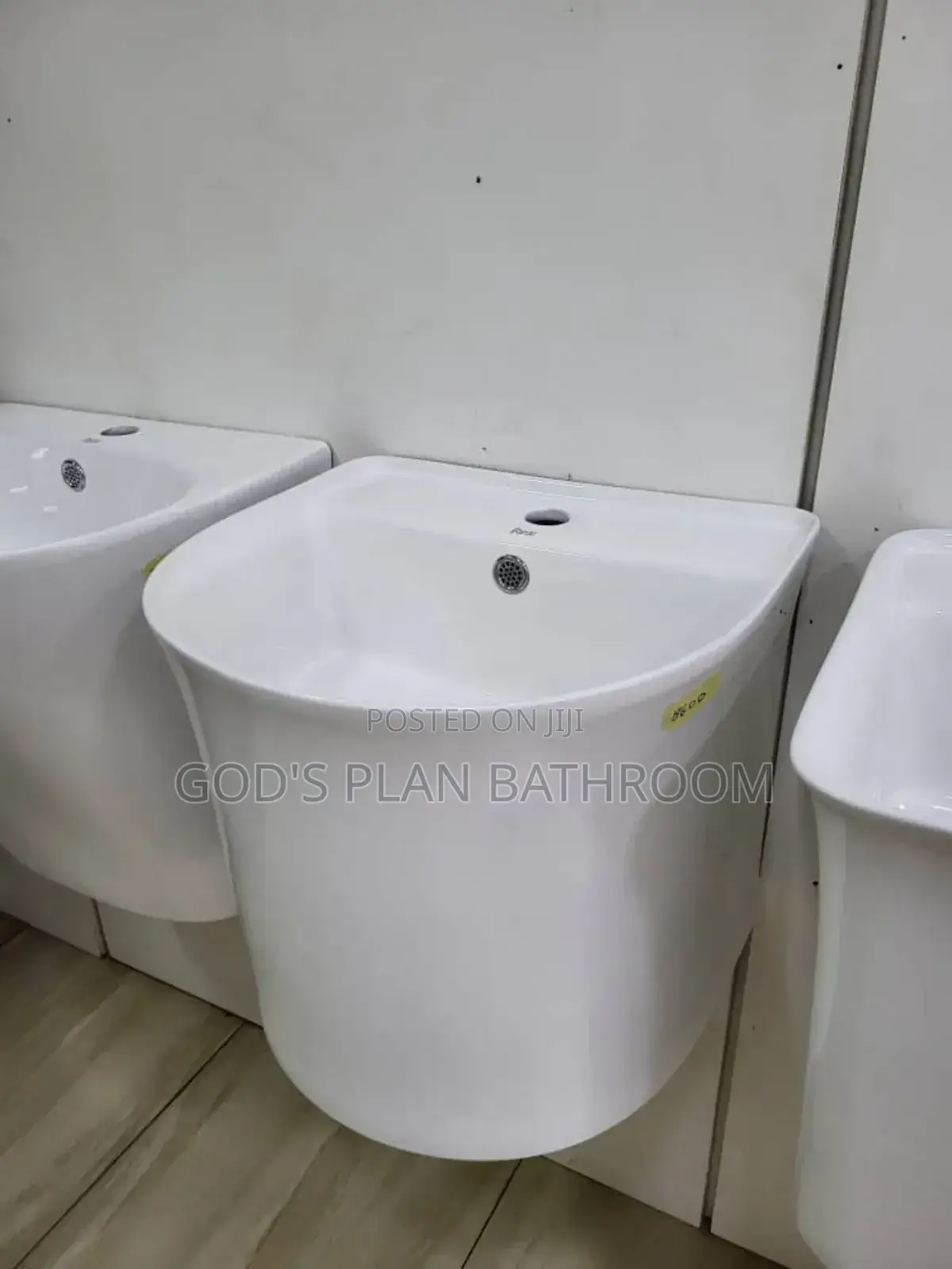 Parris 8600 Compact Wall Hug Basin