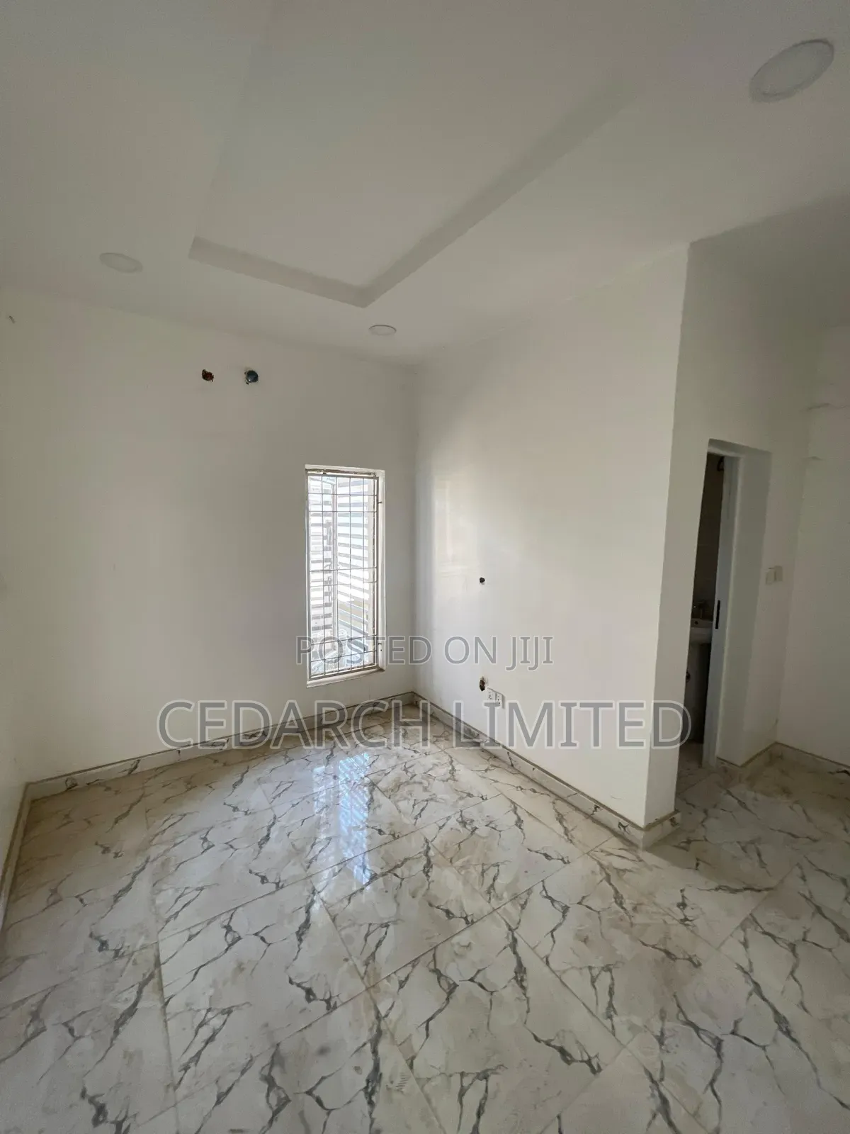 6bdrm House in Lugbe District for sale