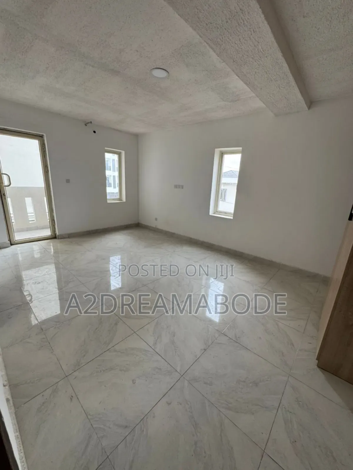 2bdrm Apartment in Lekki Phase 1 for rent