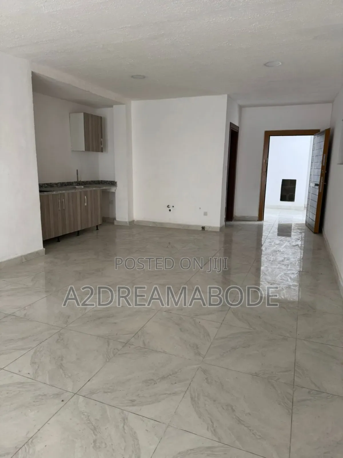 2bdrm Apartment in Lekki Phase 1 for rent