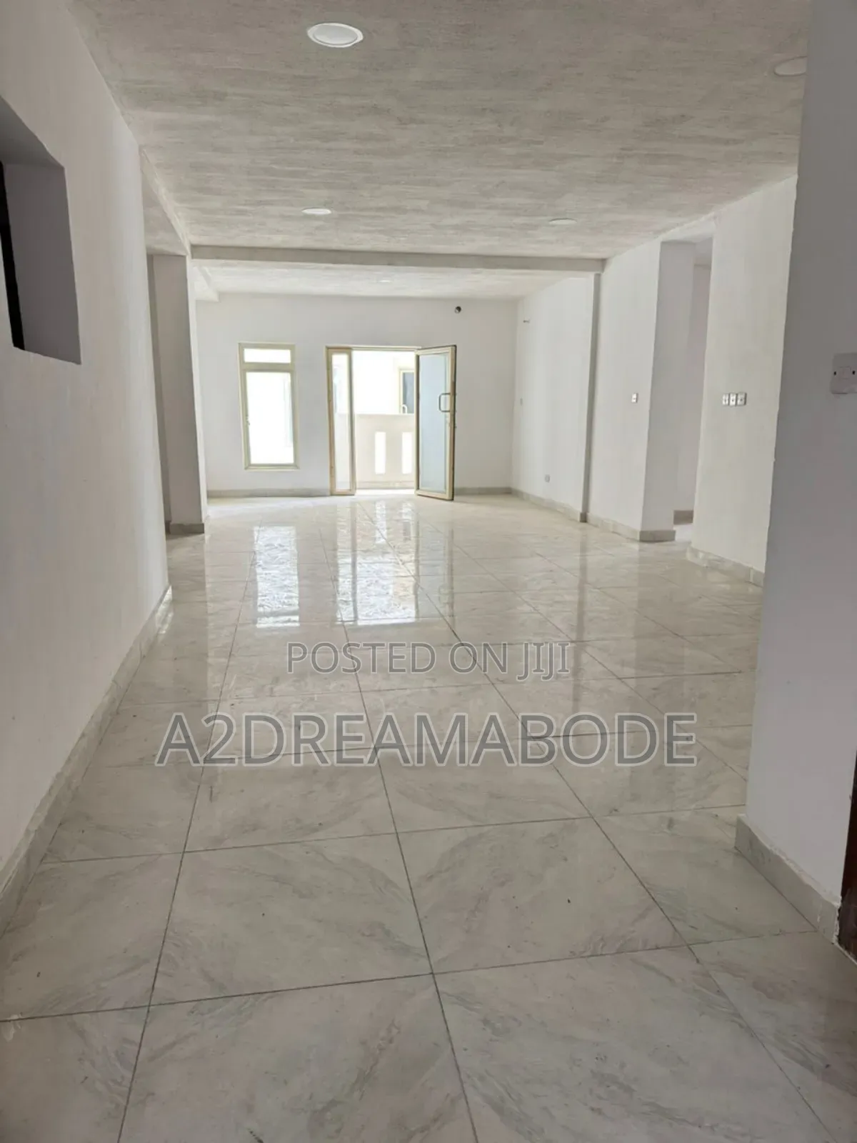 2bdrm Apartment in Lekki Phase 1 for rent
