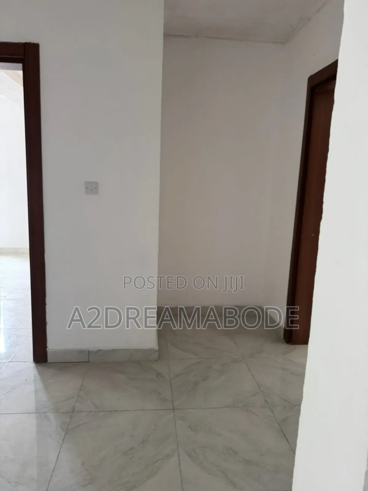 2bdrm Apartment in Lekki Phase 1 for rent