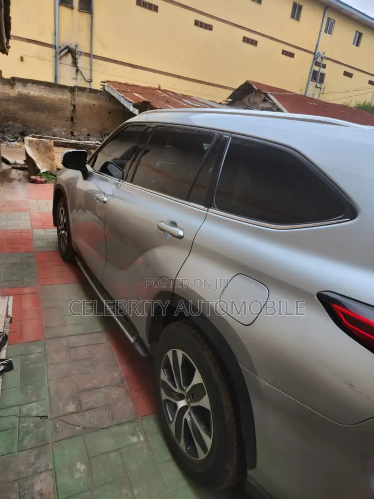 Toyota Highlander XLE 2022 Silver