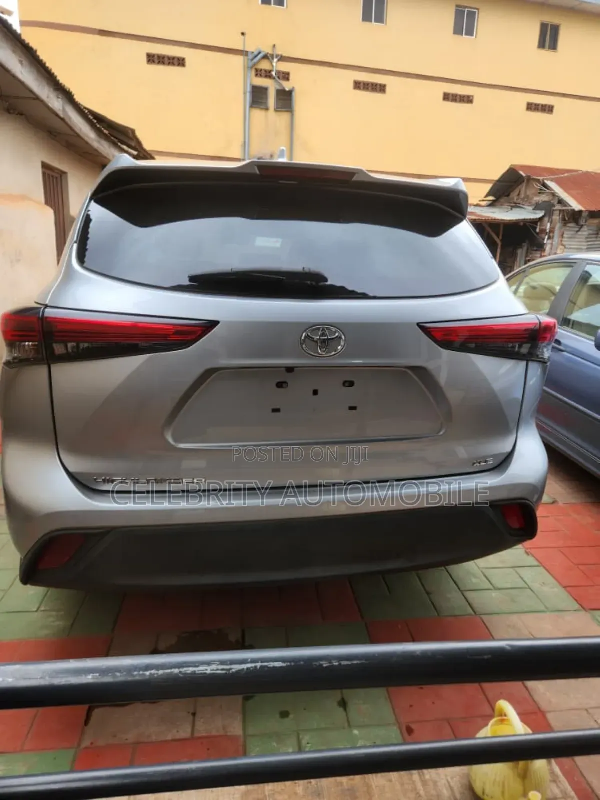 Toyota Highlander XLE 2022 Silver