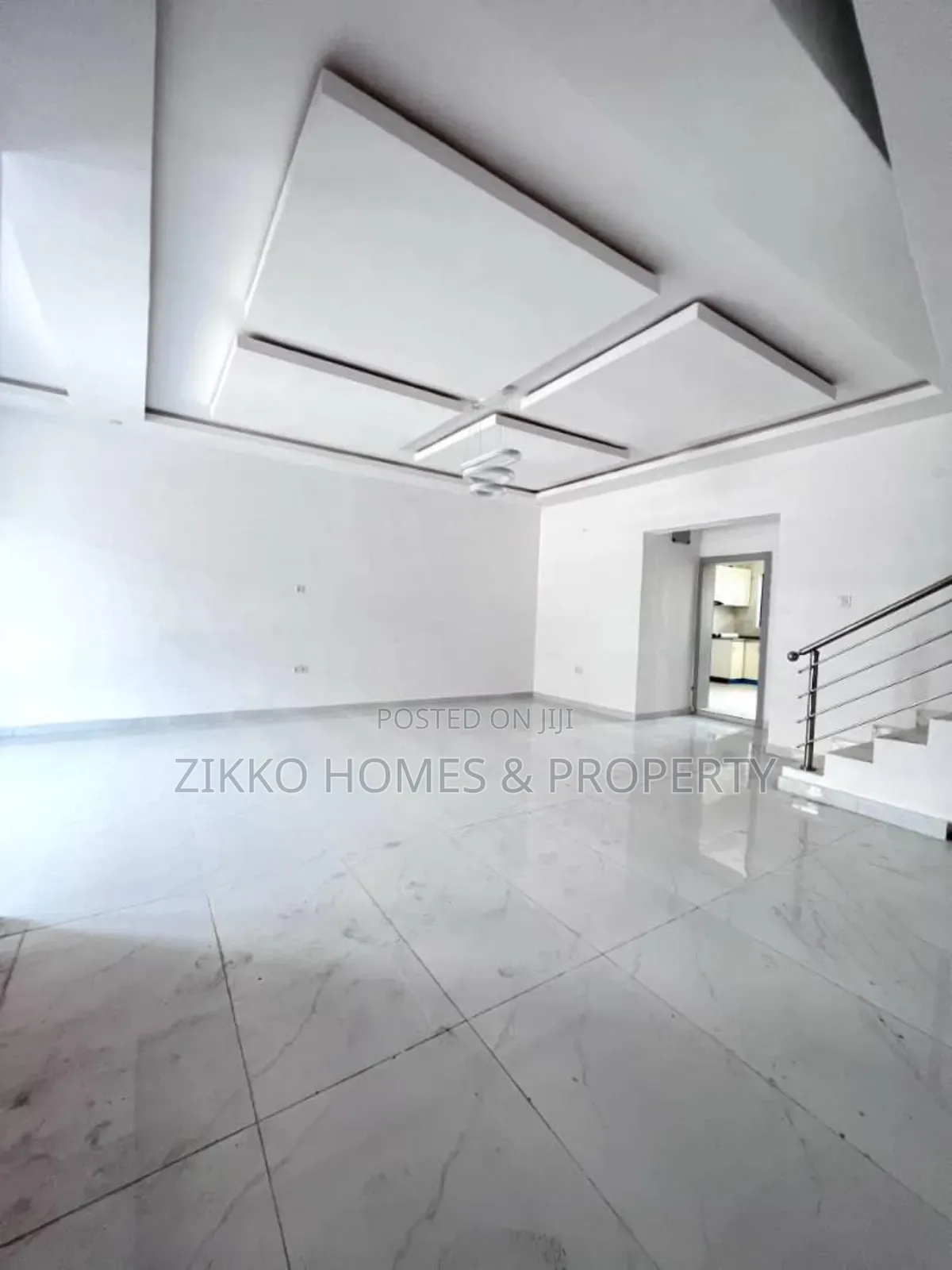 6bdrm Townhouse/Terrace in Orchid Road, Lekki for sale