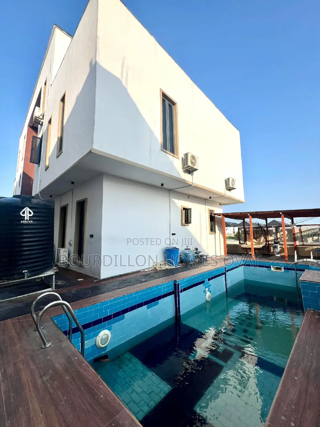 5bdrm Duplex in Ikota for sale