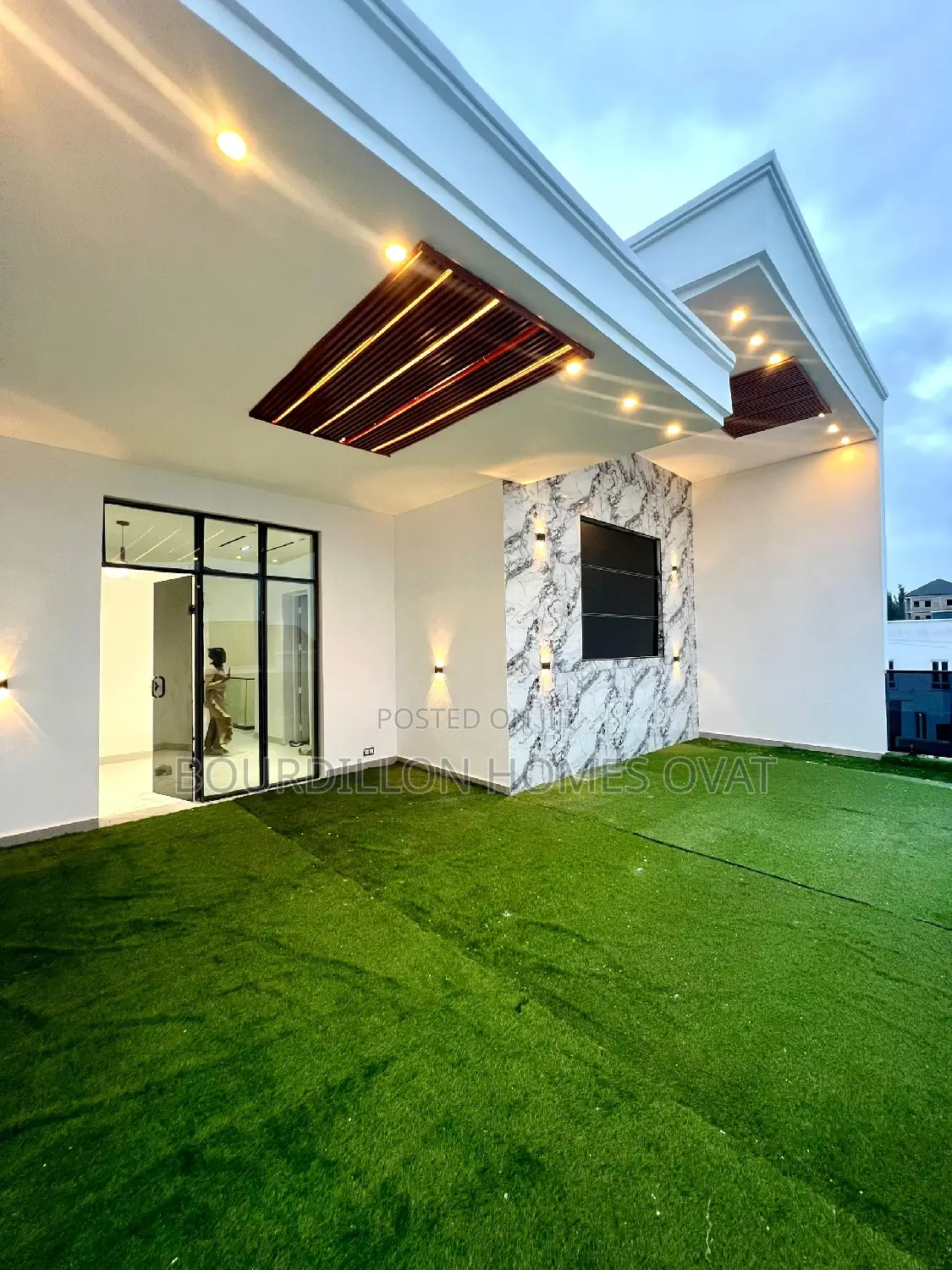 5bdrm Duplex in Ikota for sale
