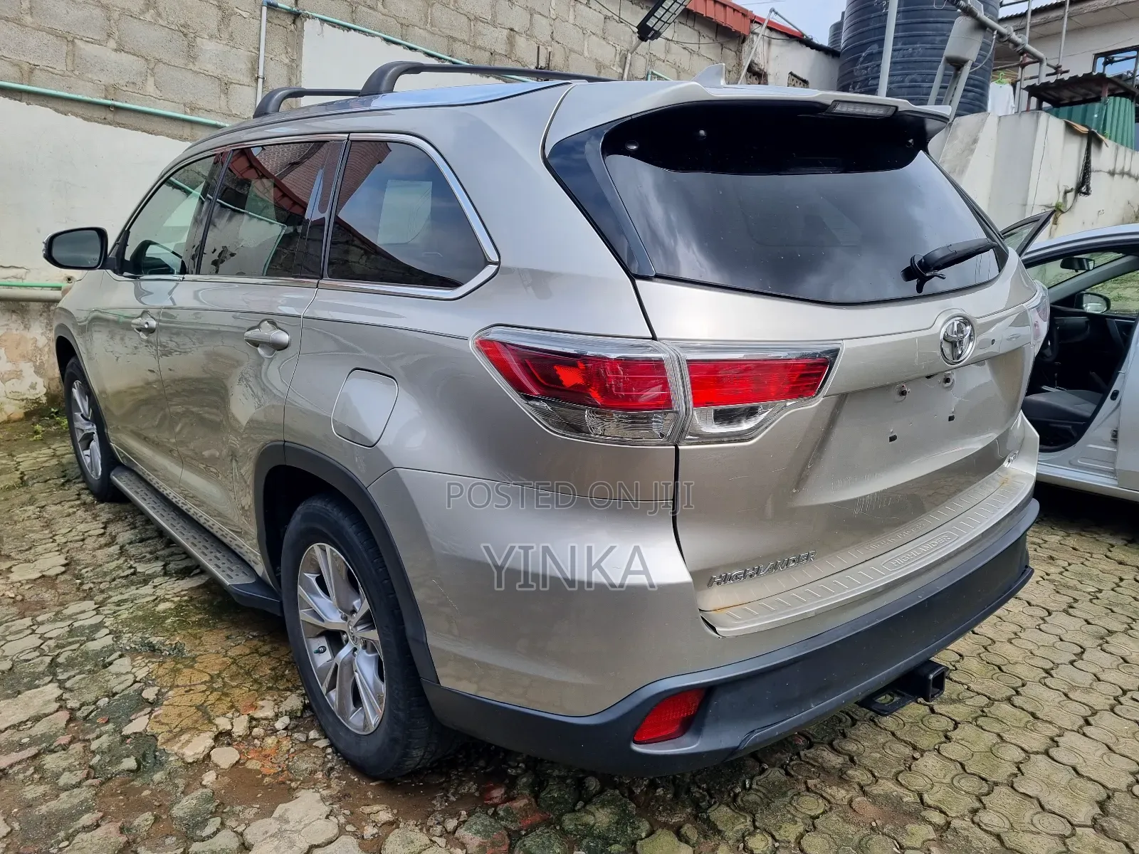 Toyota Highlander XLE 4dr SUV (3.5L 6cyl 6A) 2015 Gold