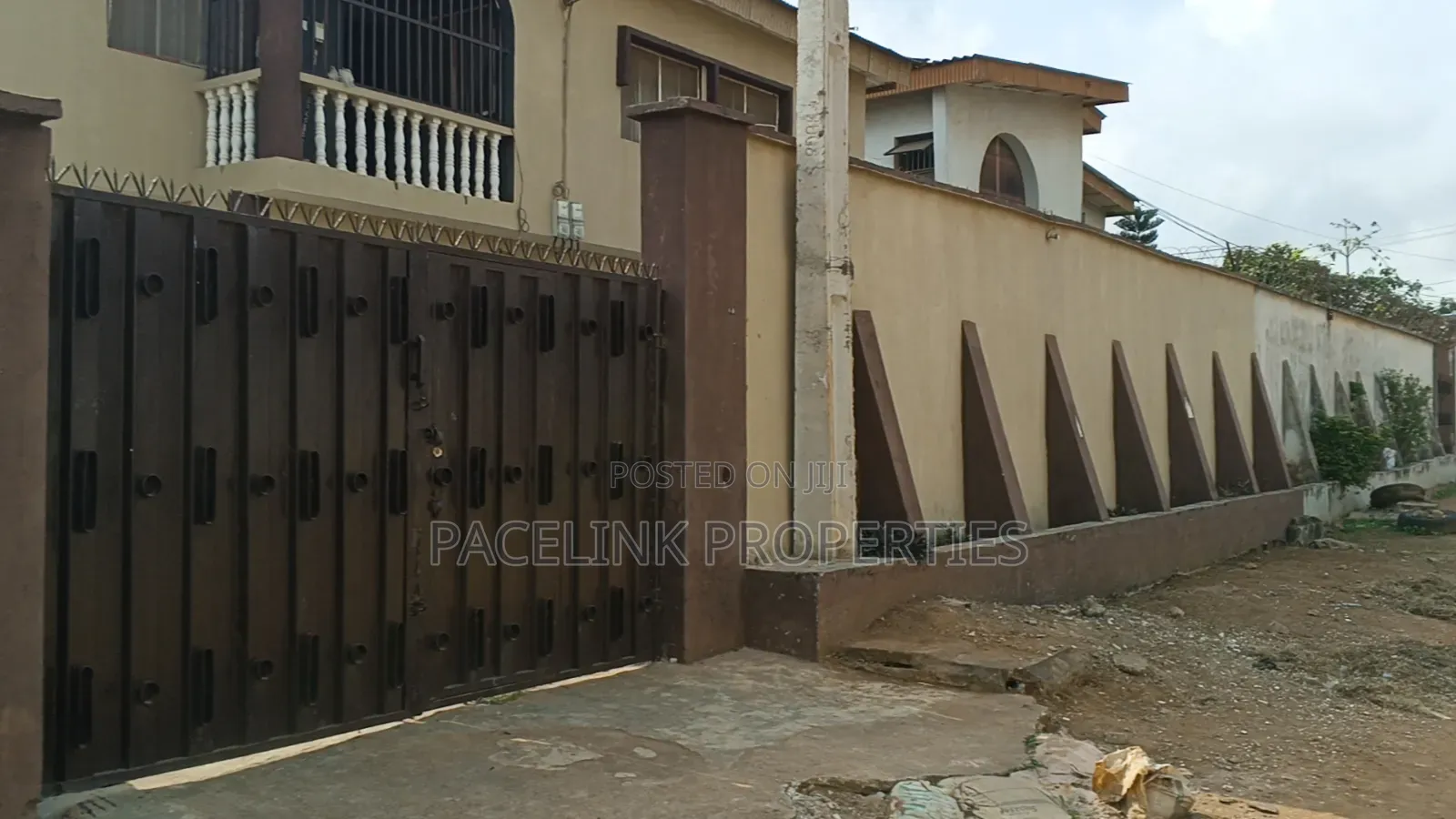 12bdrm Block of Flats in Ipaja for sale