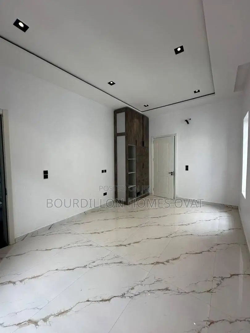 4bdrm Duplex in Ado / Ajah for sale