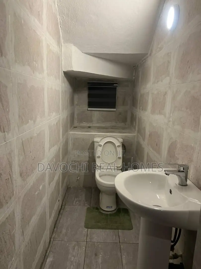 Studio Apartment in Orchid Road, Lekki Phase 2 for rent