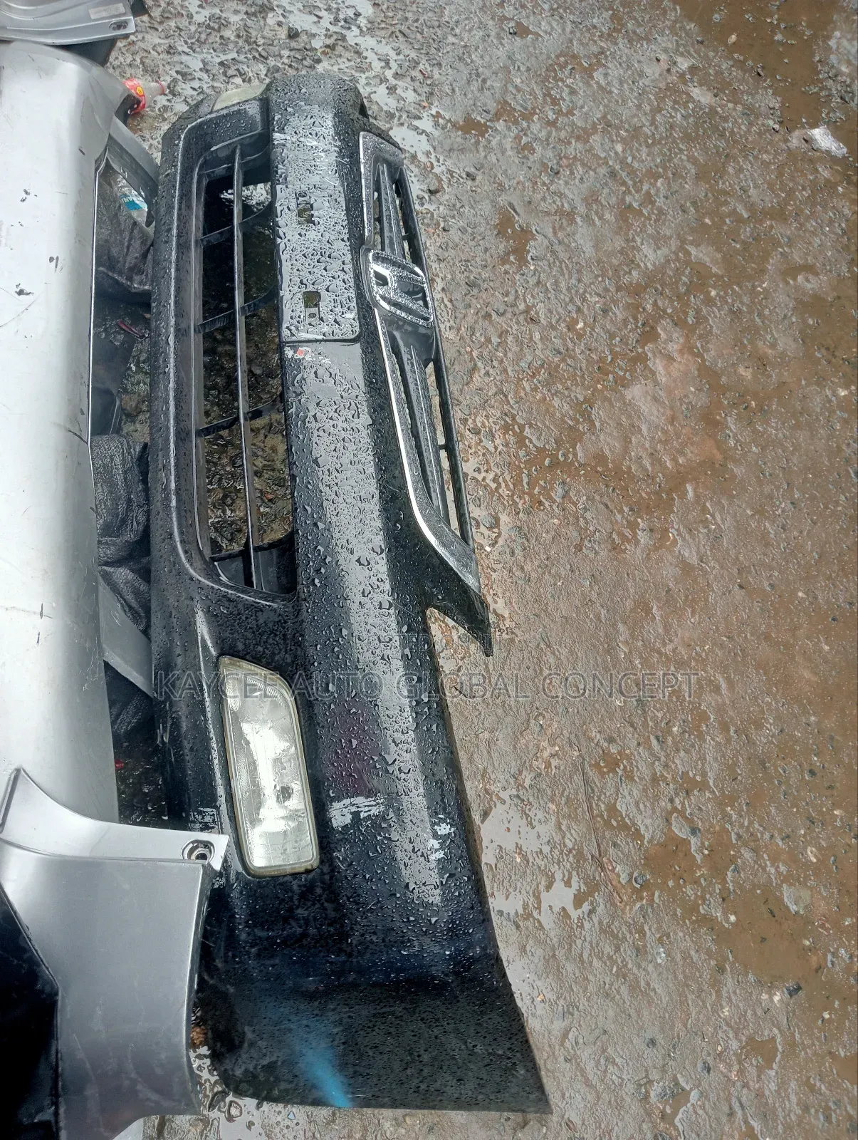 Complete Front Bumper With Front Grille and Fog Lamps Honda Accord