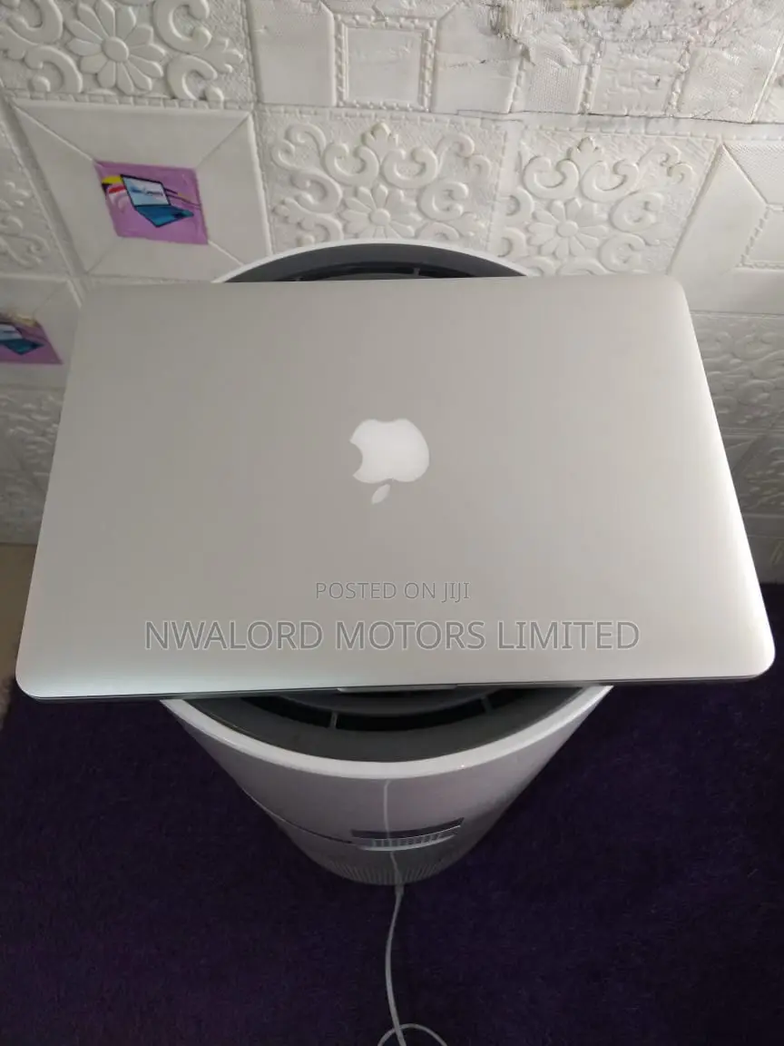 Laptop Apple MacBook Pro 8GB Intel Core i5 SSD 256GB