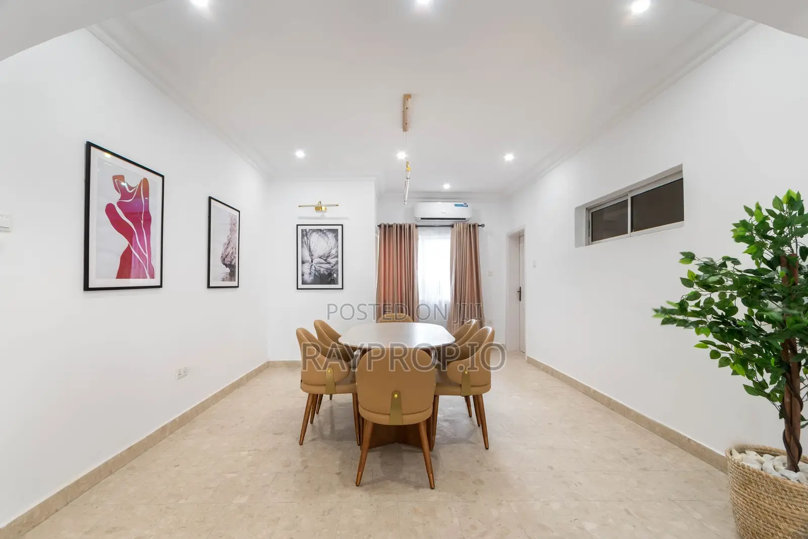 169879wt - Cozy 4 Bedroom Shortlet in Lekki Phase 1