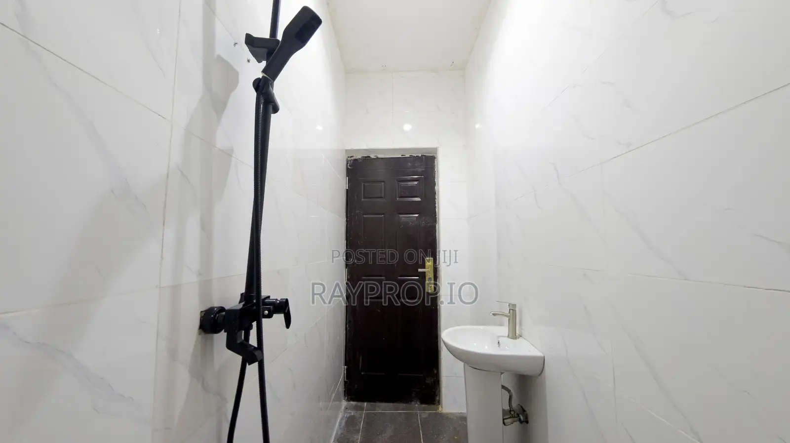 996758un - Cozy Studio Shortlet in Surulere