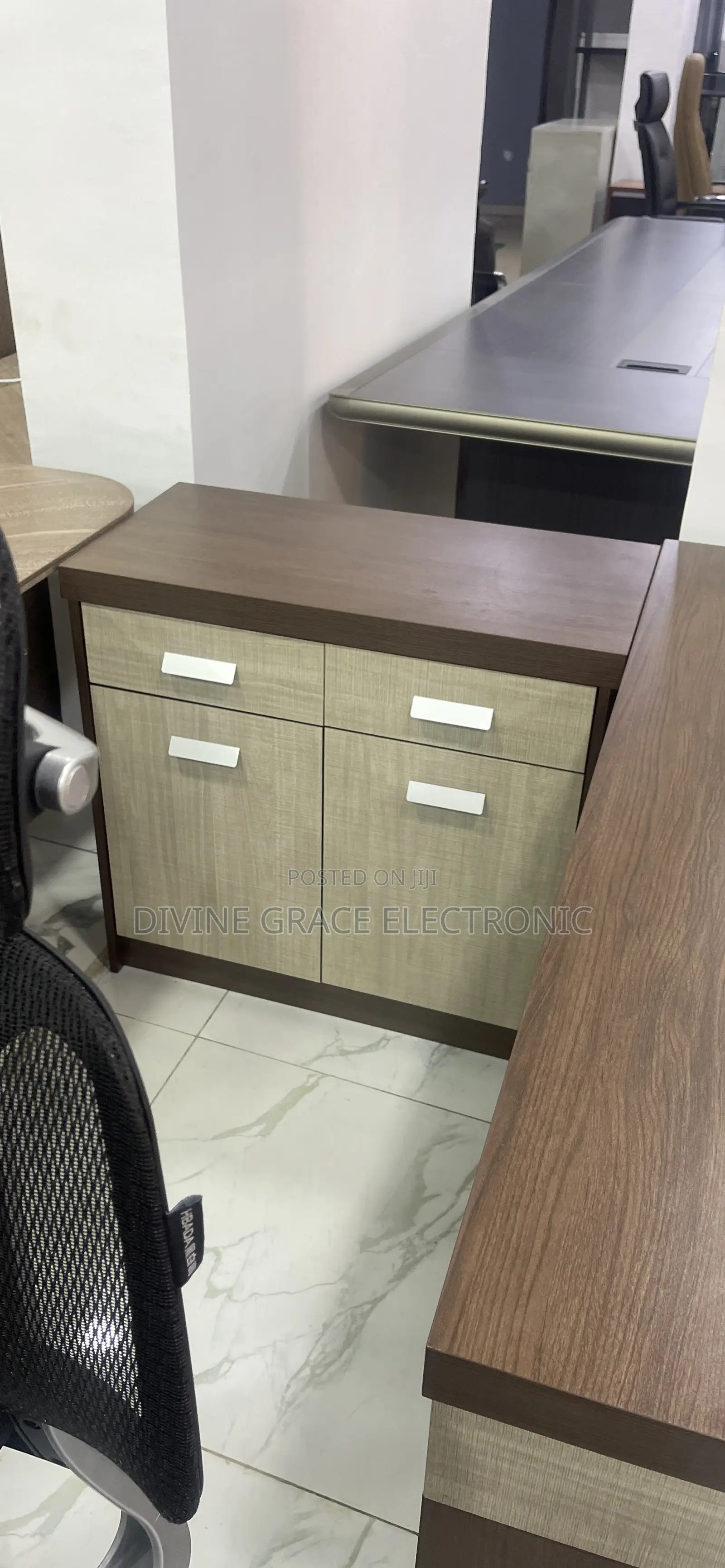 1.4 Imported Turkey Office Desk With Extension