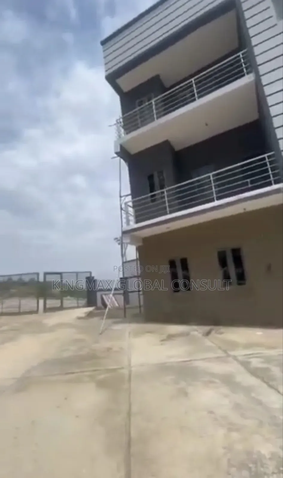 4bdrm Duplex in Life Camp Abuja for sale