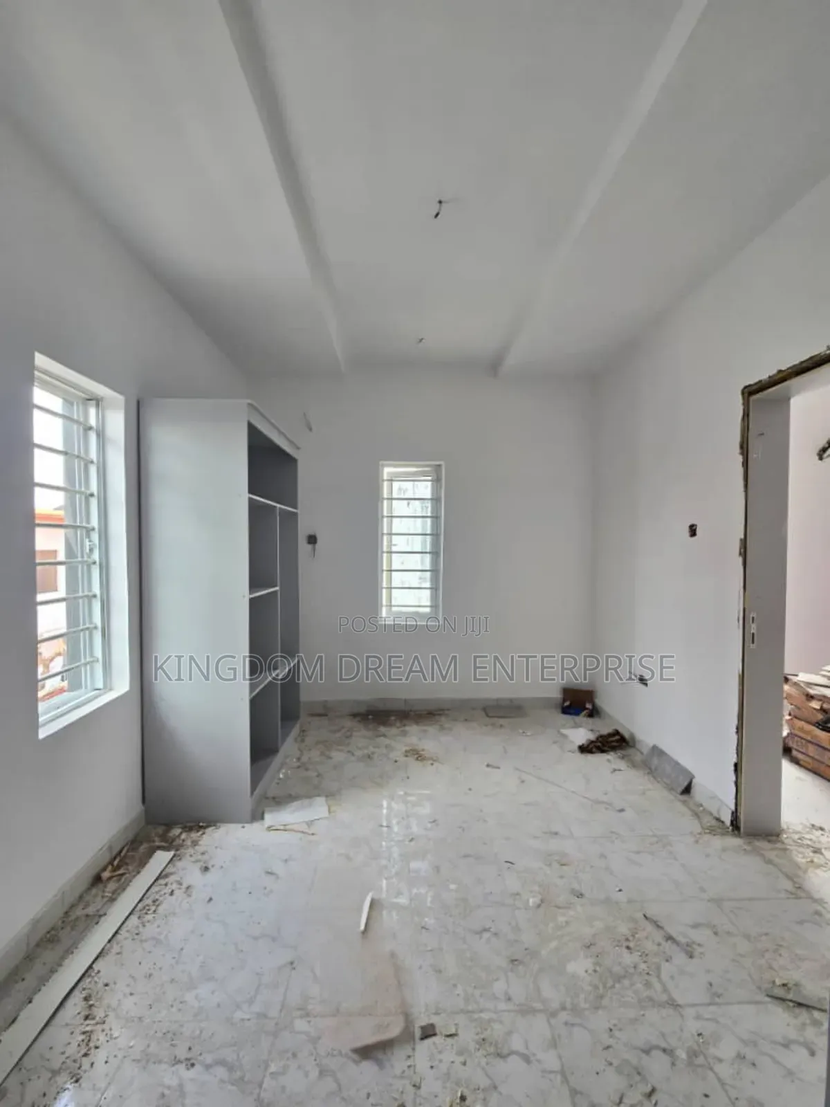 5bdrm Apartment in Osapa London Lekki for rent