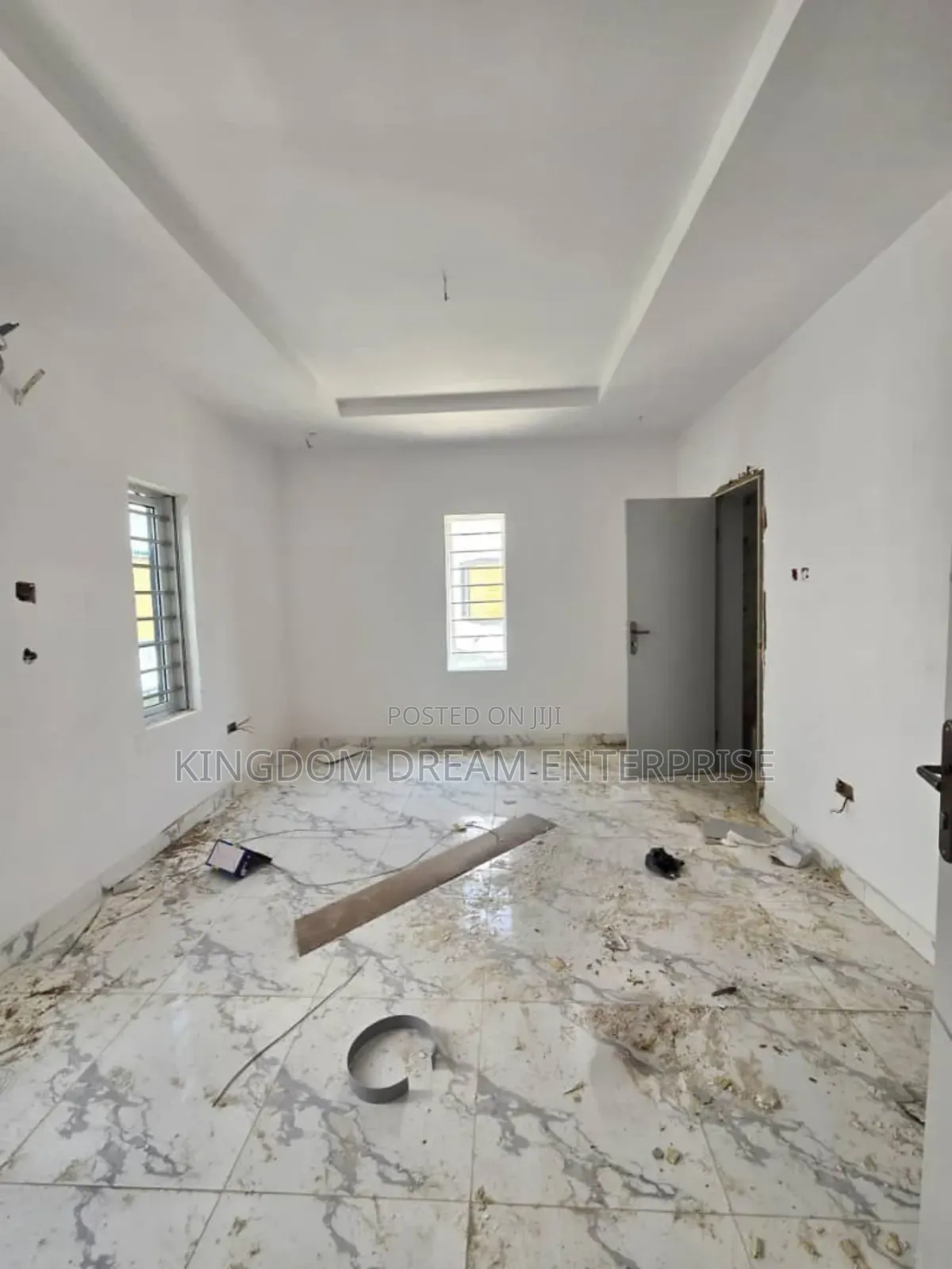 5bdrm Apartment in Osapa London Lekki for rent
