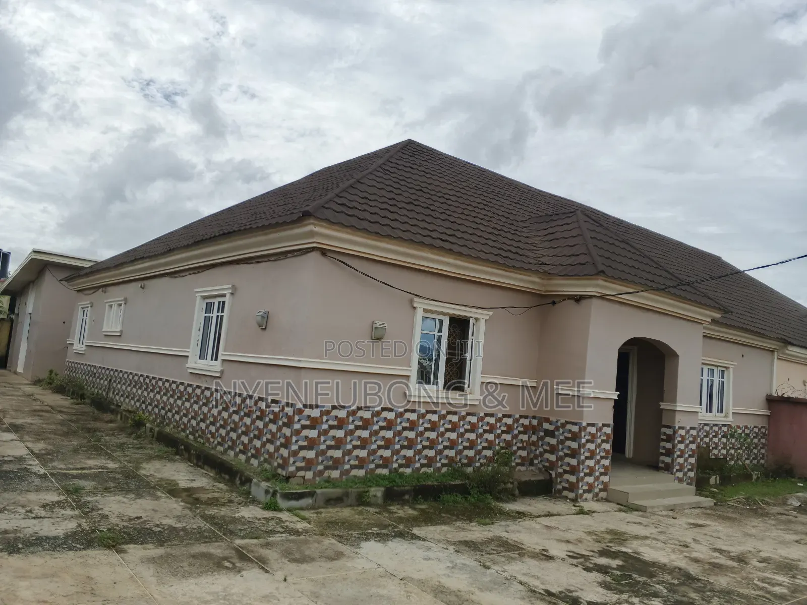 3bdrm Bungalow in Nurses Estate, Karu for rent