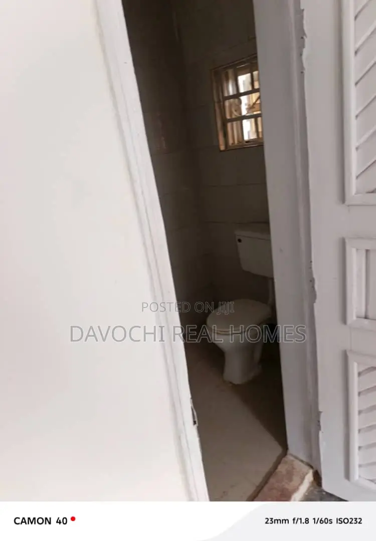 3bdrm Apartment in Lekki Right for rent