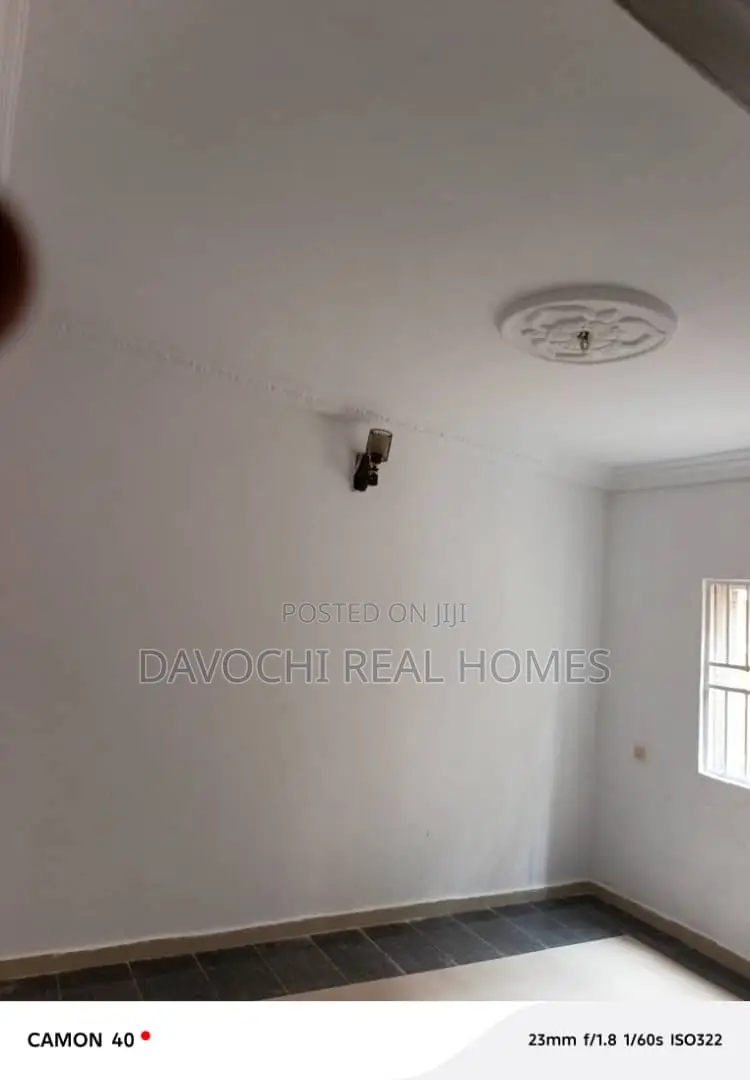 3bdrm Apartment in Lekki Right for rent
