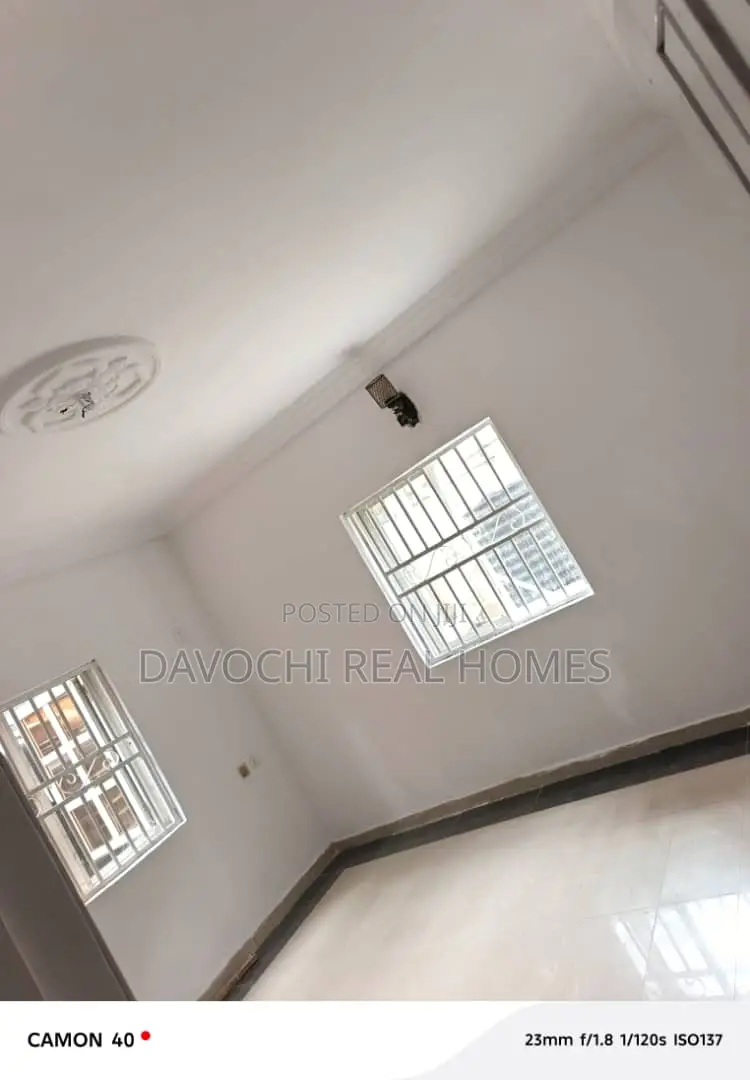 3bdrm Apartment in Lekki Right for rent