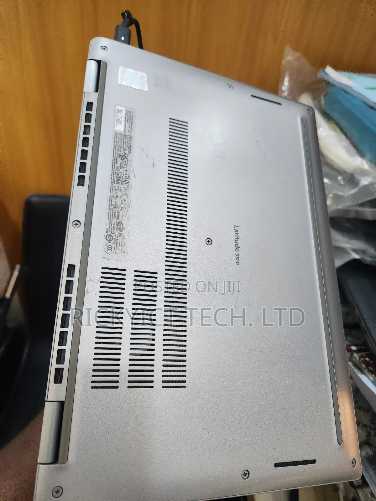 Laptop Dell Latitude 5320 16GB Intel Core I7 SSD 512GB