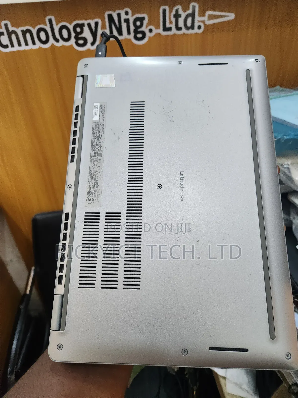 Laptop Dell Latitude 5320 16GB Intel Core I7 SSD 512GB