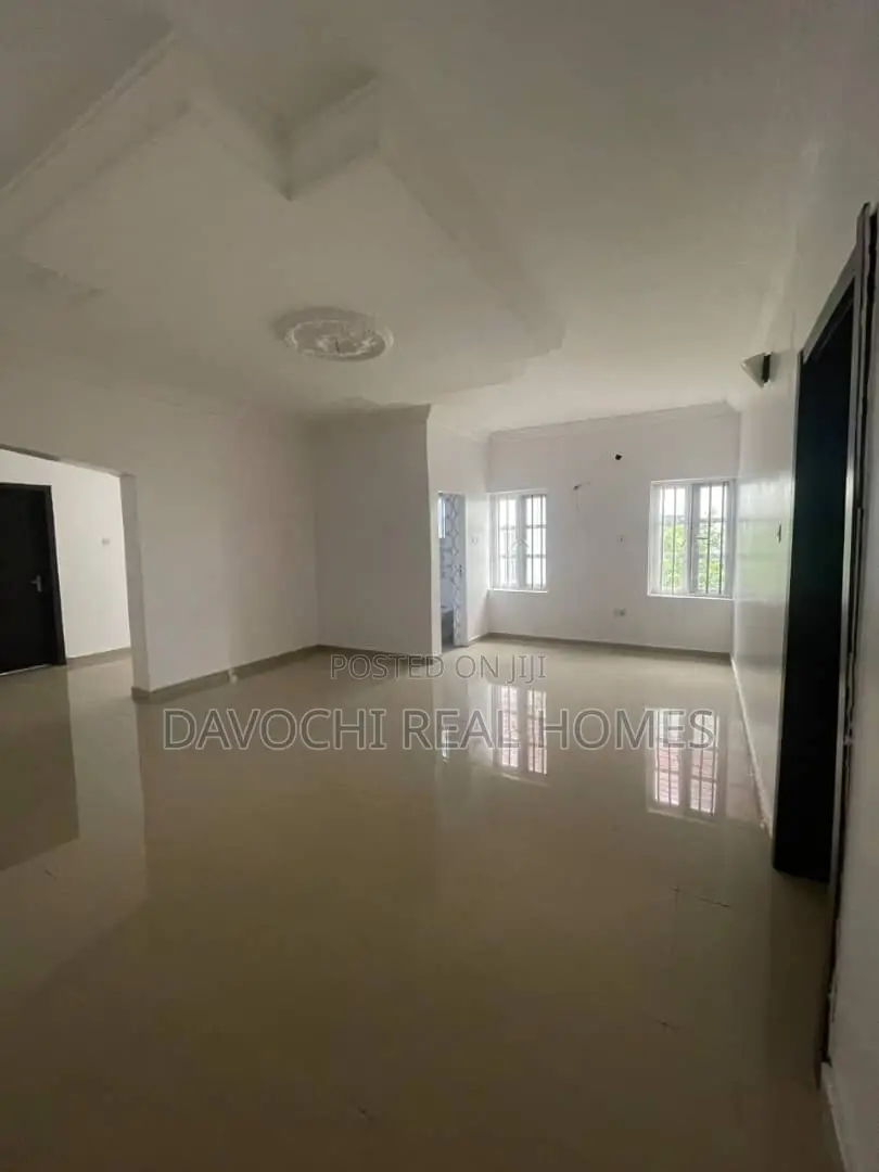 4bdrm Duplex in Chevron for rent