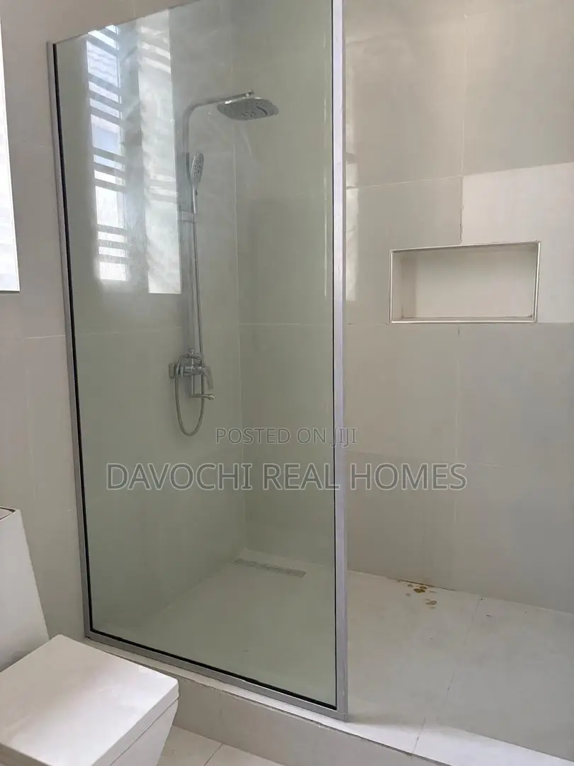 4bdrm Duplex in Chevron for rent