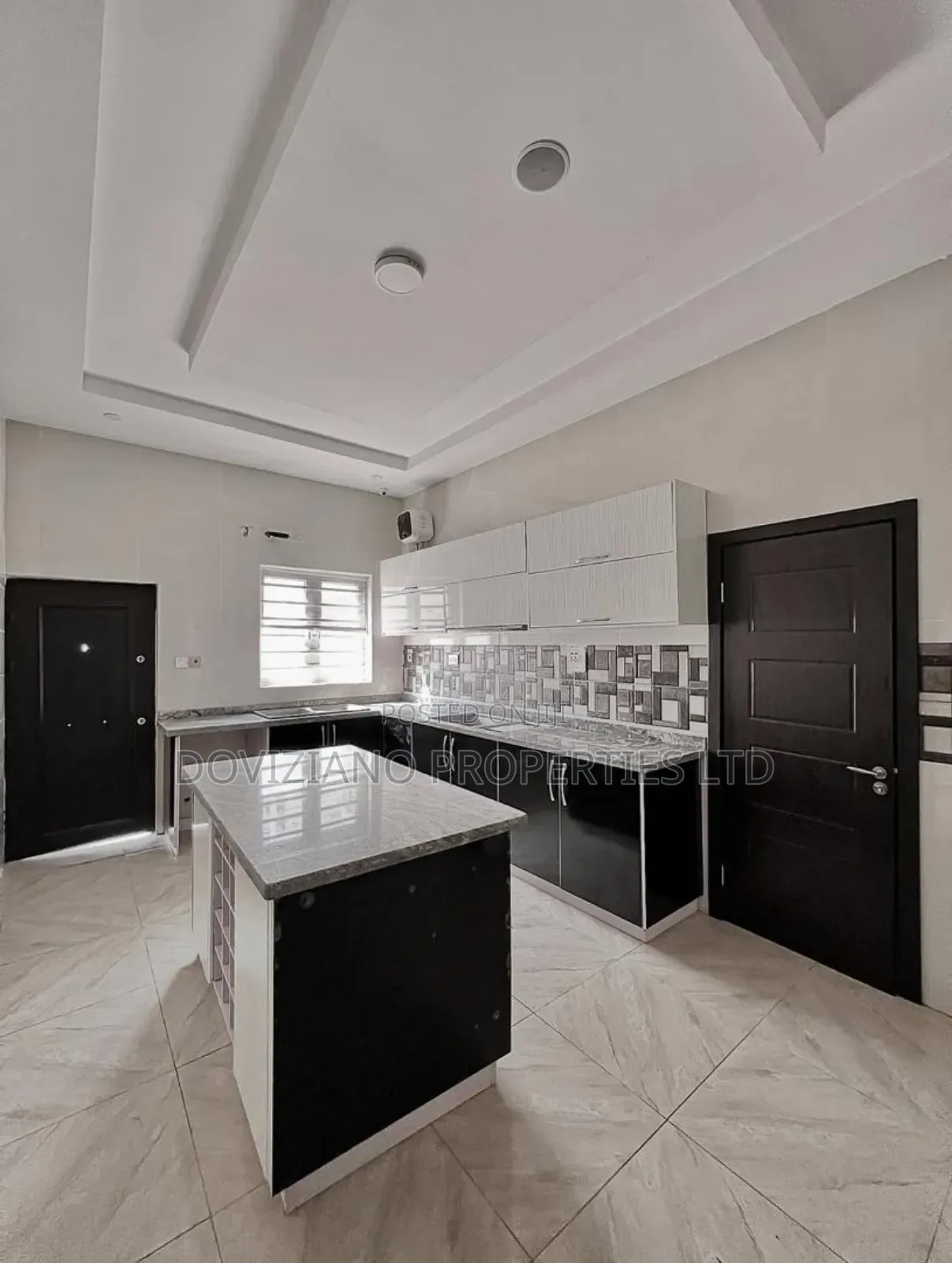 5bdrm Duplex in Lekki for sale
