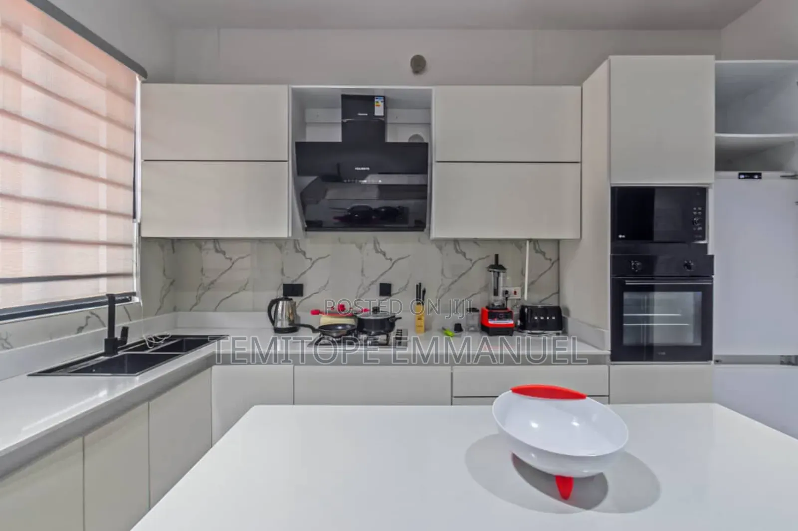Furnished 3bdrm Apartment in Lekki Phase 1 Proper for sale