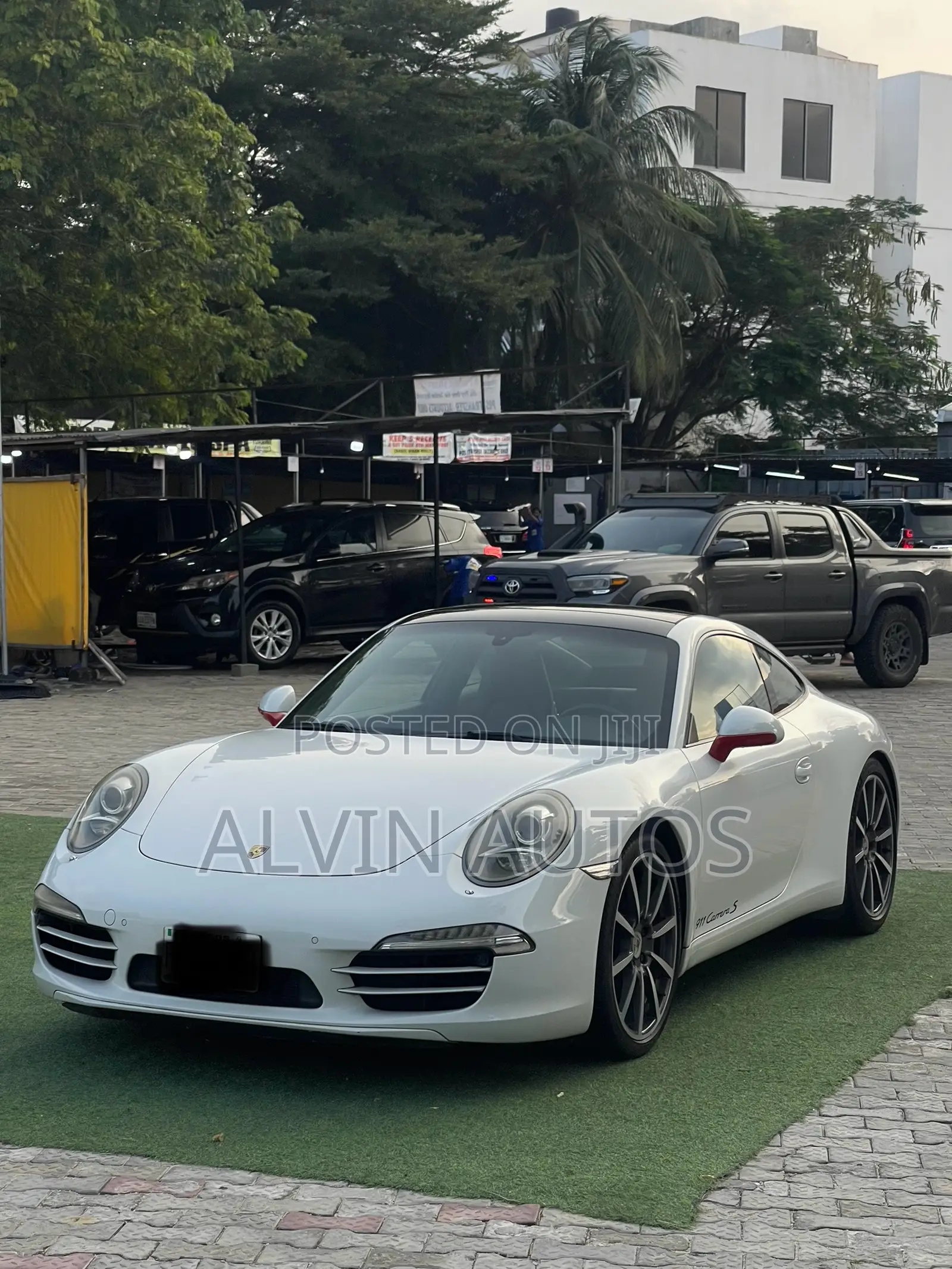 Porsche Carrera 2014 White