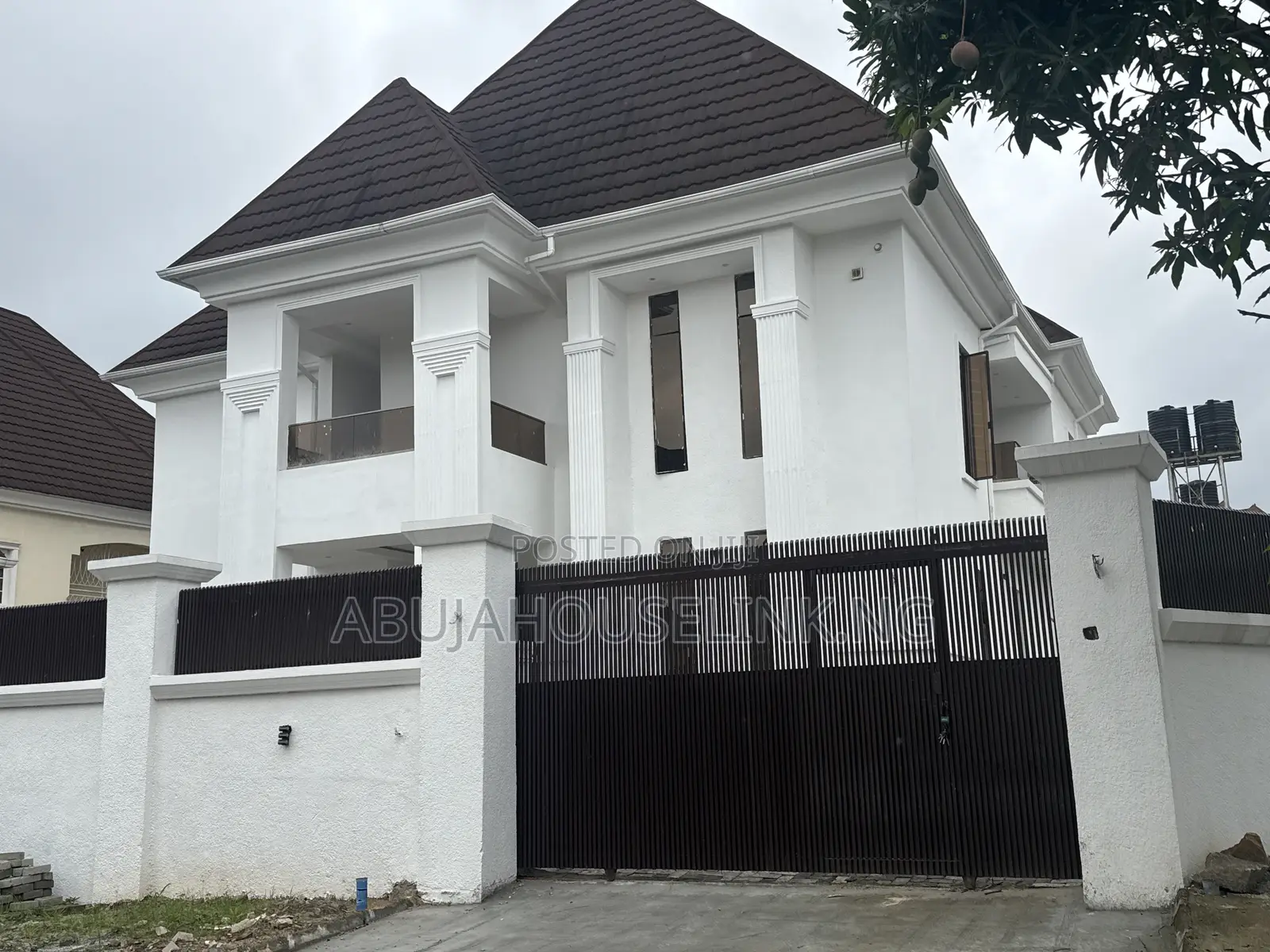 5bdrm Duplex in Efab Metropolis for sale