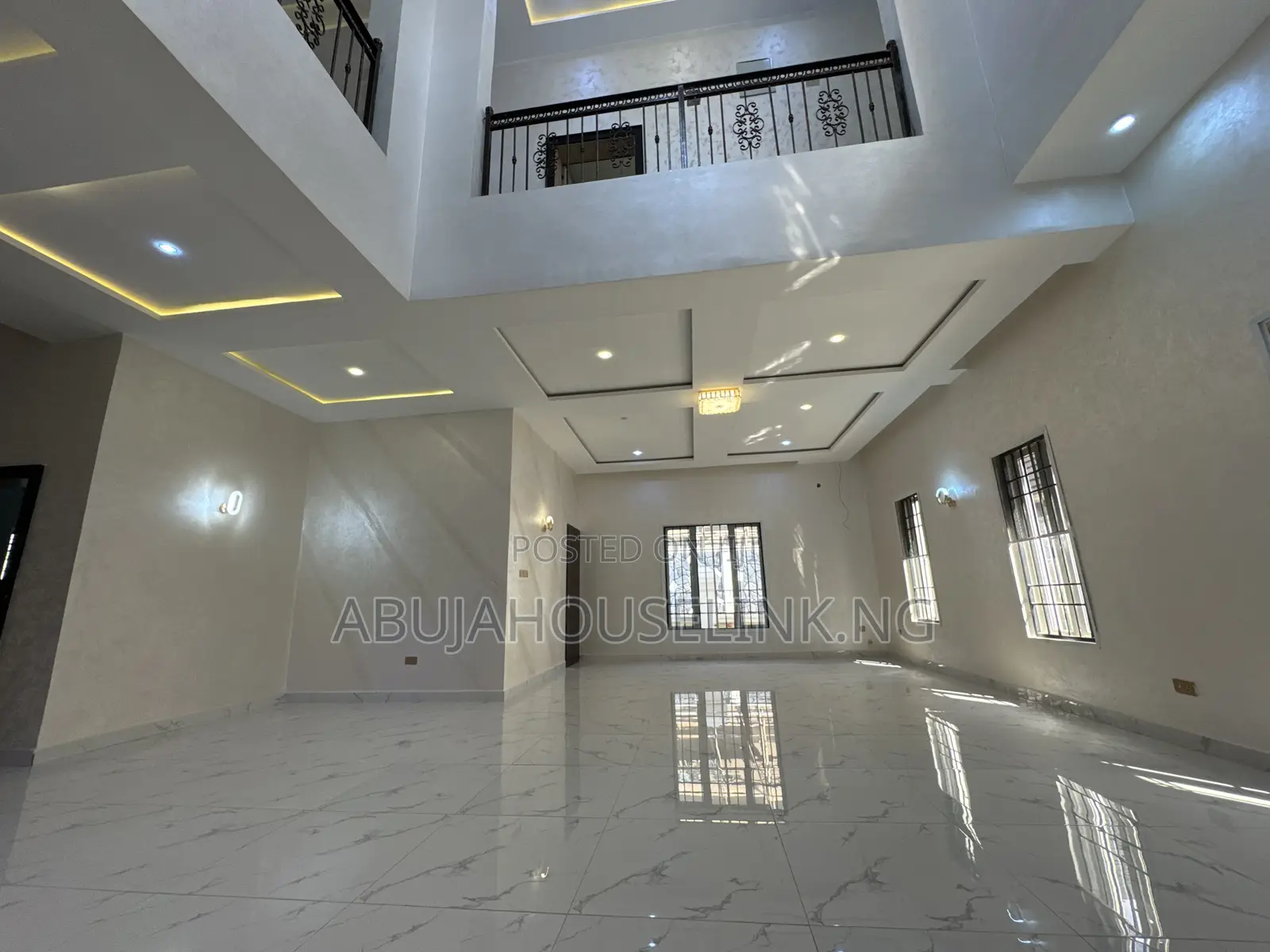 7bdrm Duplex in Efab Metropolis for sale