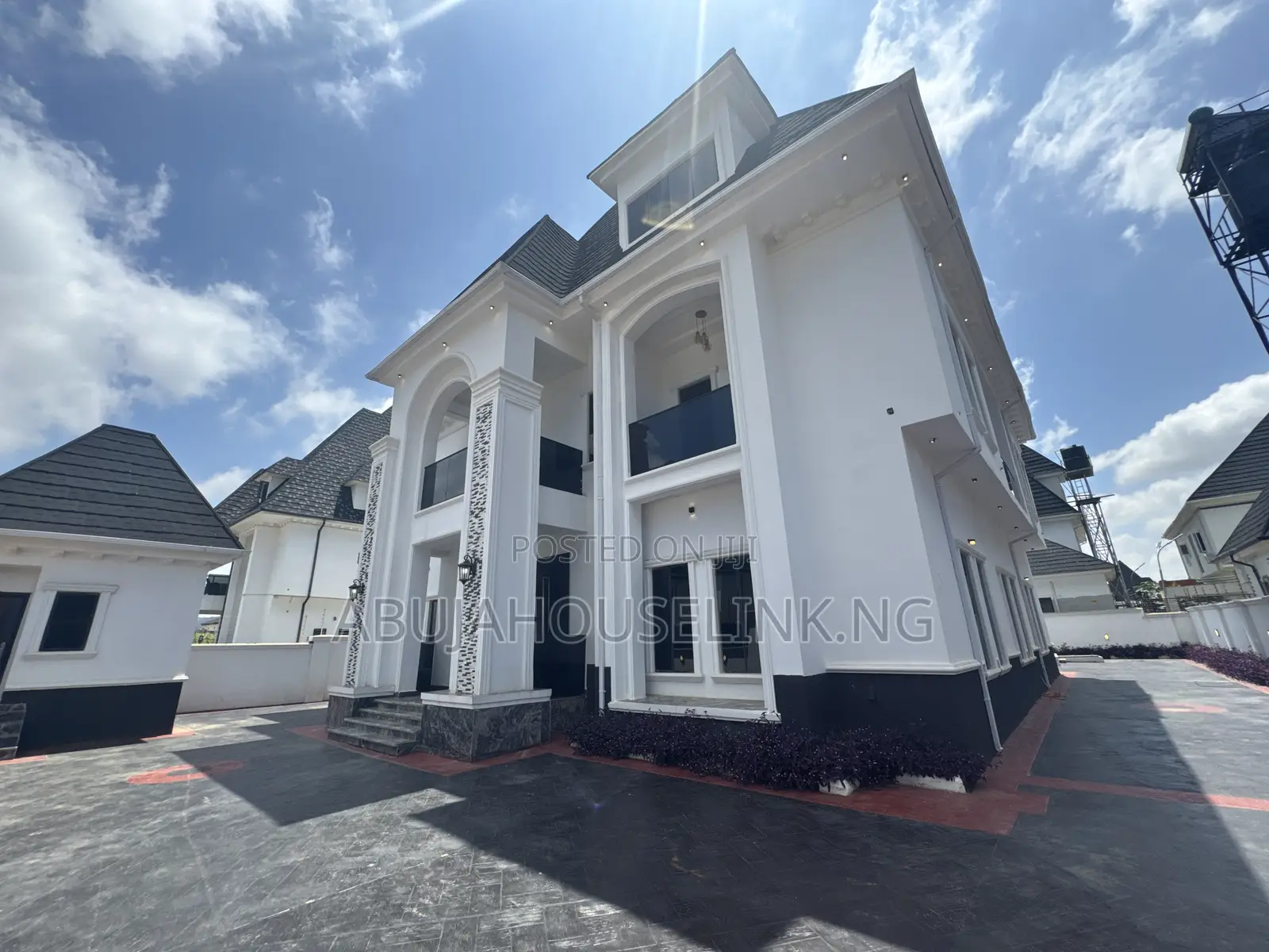 7bdrm Duplex in Efab Metropolis for sale