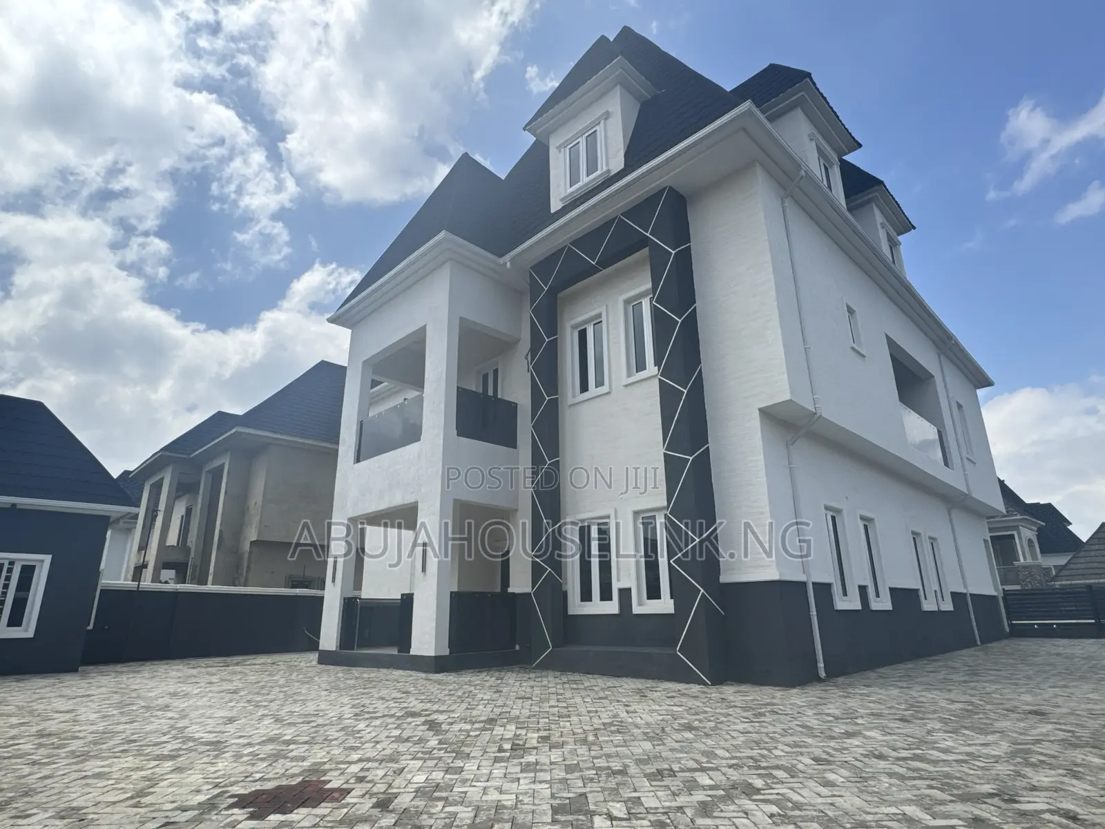 6bdrm Duplex in Efab Metropolis, Karsana for sale