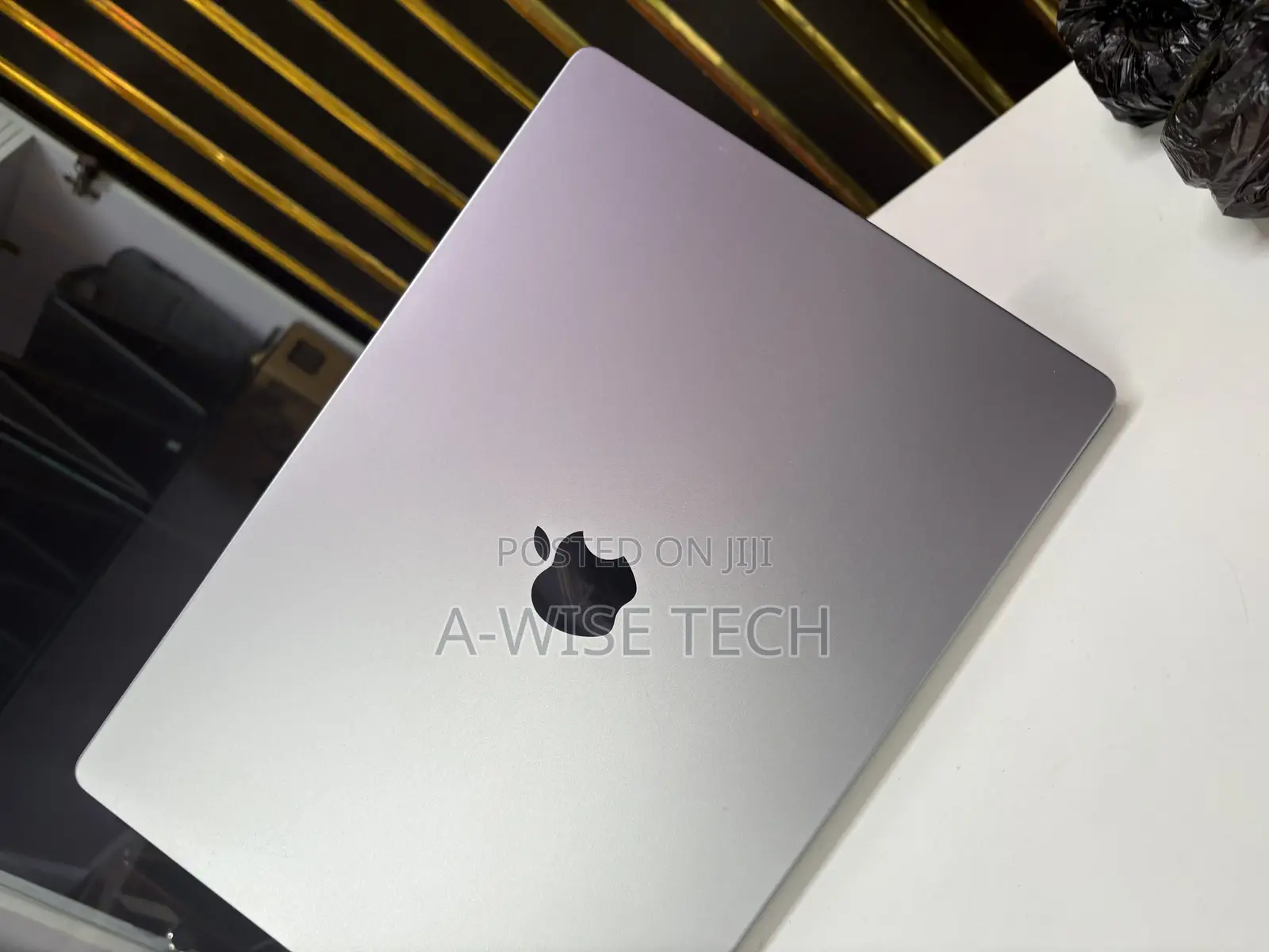 Laptop Apple MacBook Pro 2021 M1 16GB Apple M1 Pro SSD 1T