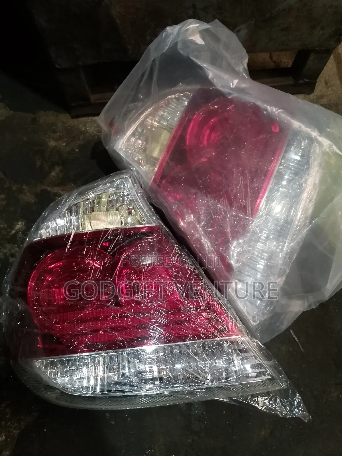 Brand New Complete Rare Light for Toyota Camry 2.4 2005